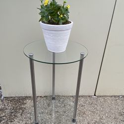 Round End Table with Clear Glass Shelves 