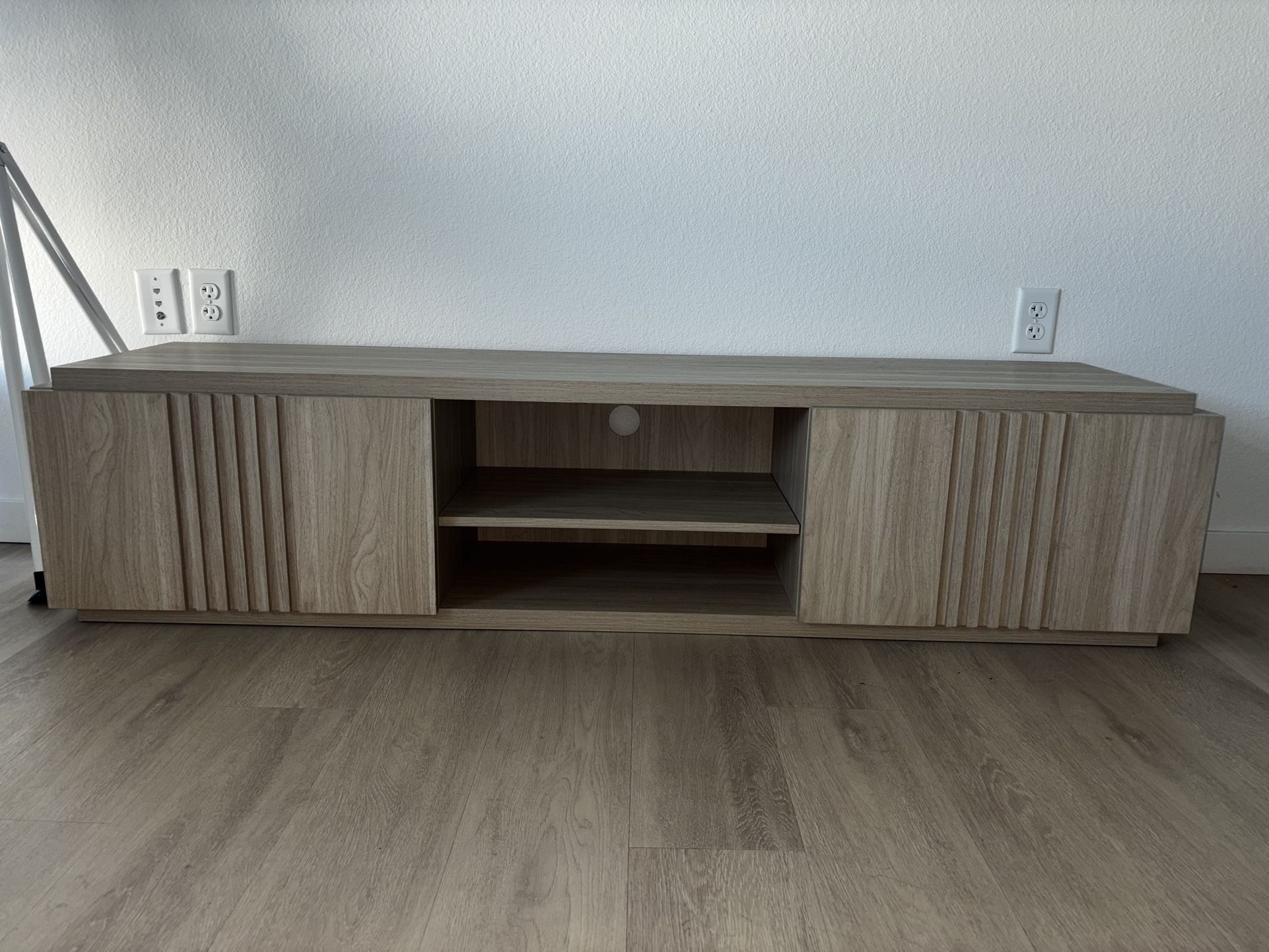 Fairly New TV Stand - Moving - NEED GONE