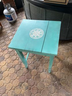 Colorful Table Stand 