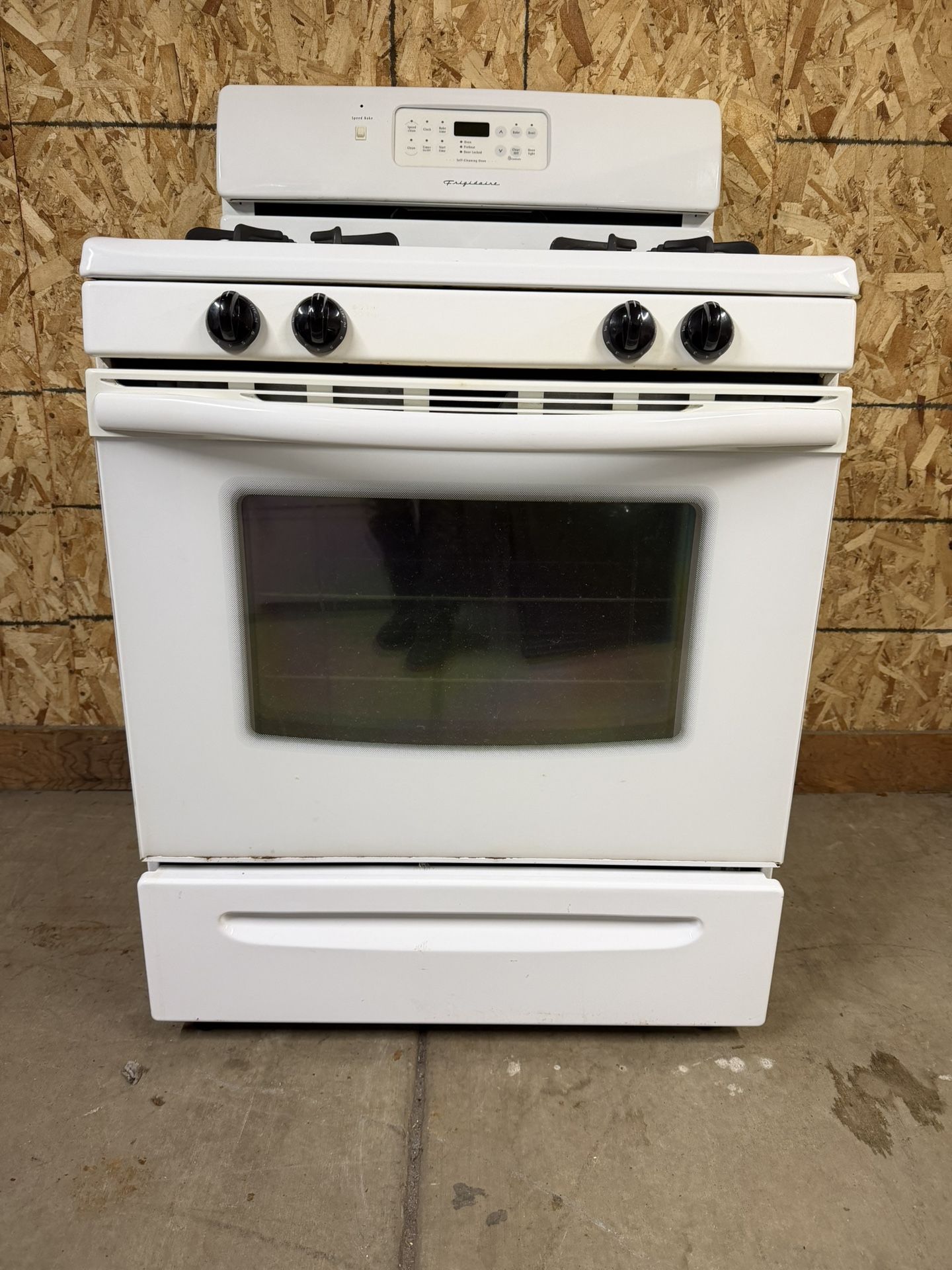Frigidaire-gas-stove