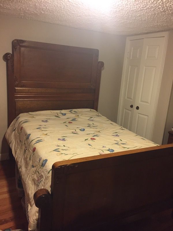 Antique design bed