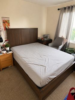 Queen Size Mattress Set with Solid Wood Bed Frame – Great Condition