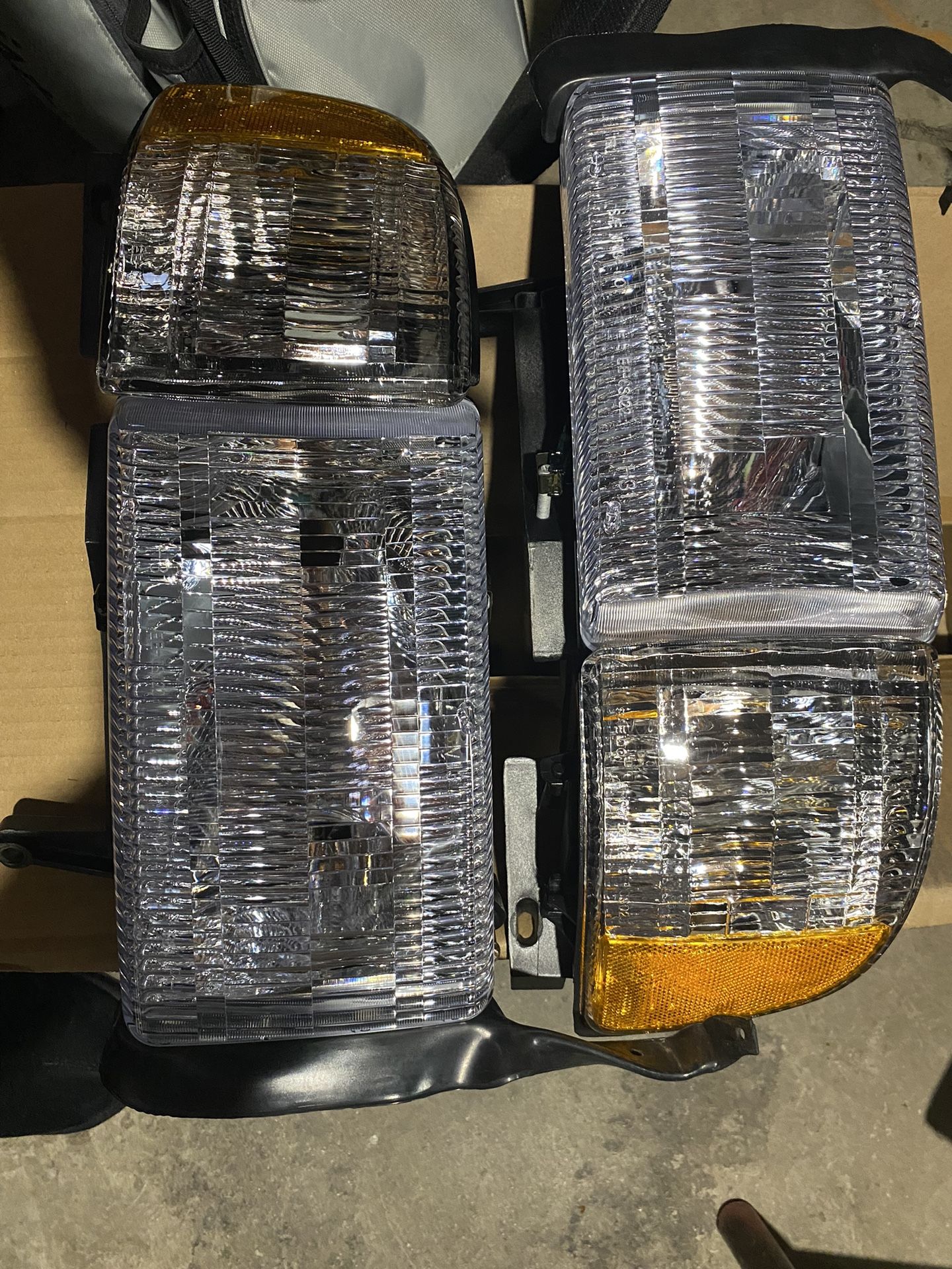 Dodge Ram 1500 2nd Gen 94-02 Head Light Assemblies