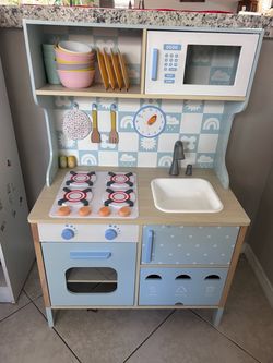 Kids kitchen play set