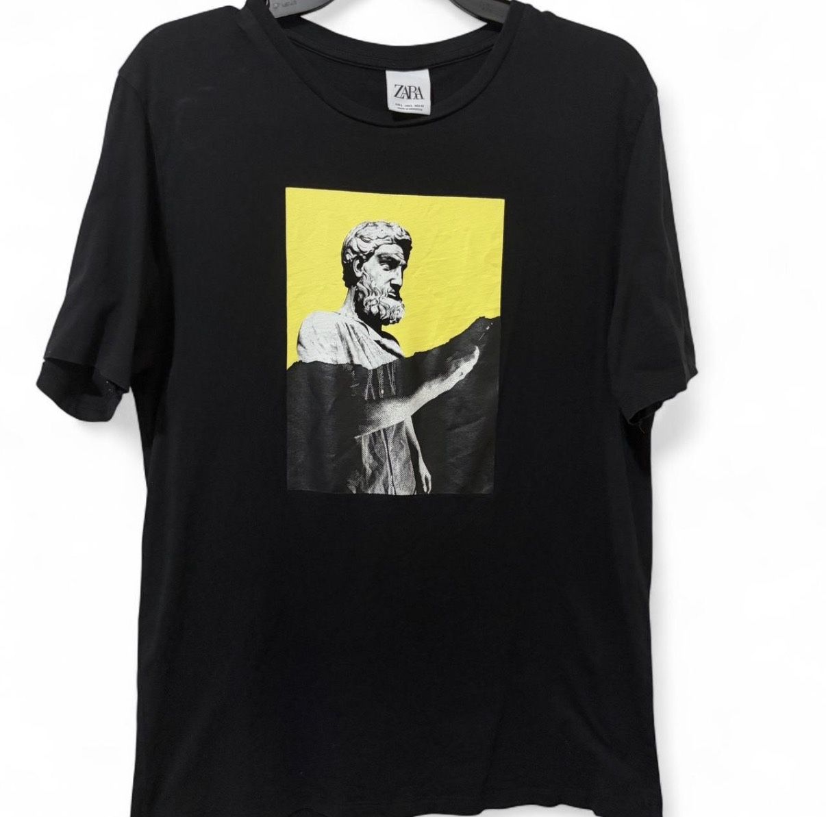 ZARA Graphic T-Shirt – Statue Print (Black/Yellow)