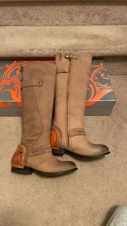 Kelsi Daggar Jayna Leather Boots. Size 6 NEW