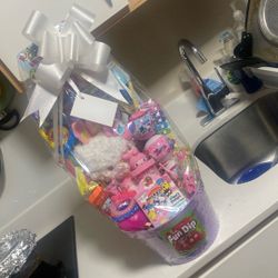 Hello Kitty Easter Baskets 