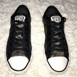 Converse all star camo print low tops size 8M/10W