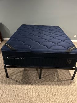 DreamCloud Ultra Hybrid Mattress, Queen, Like New, Perfect Condition