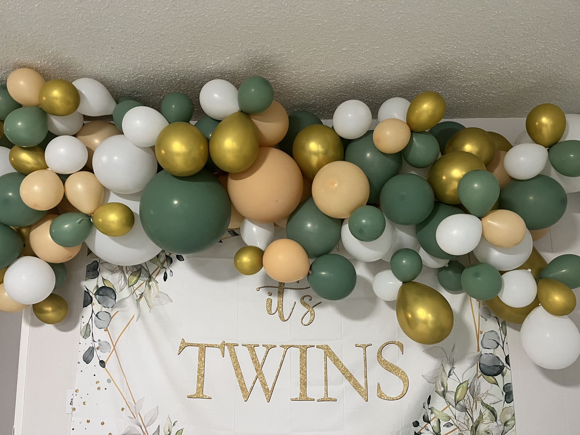 Free Balloon Garland