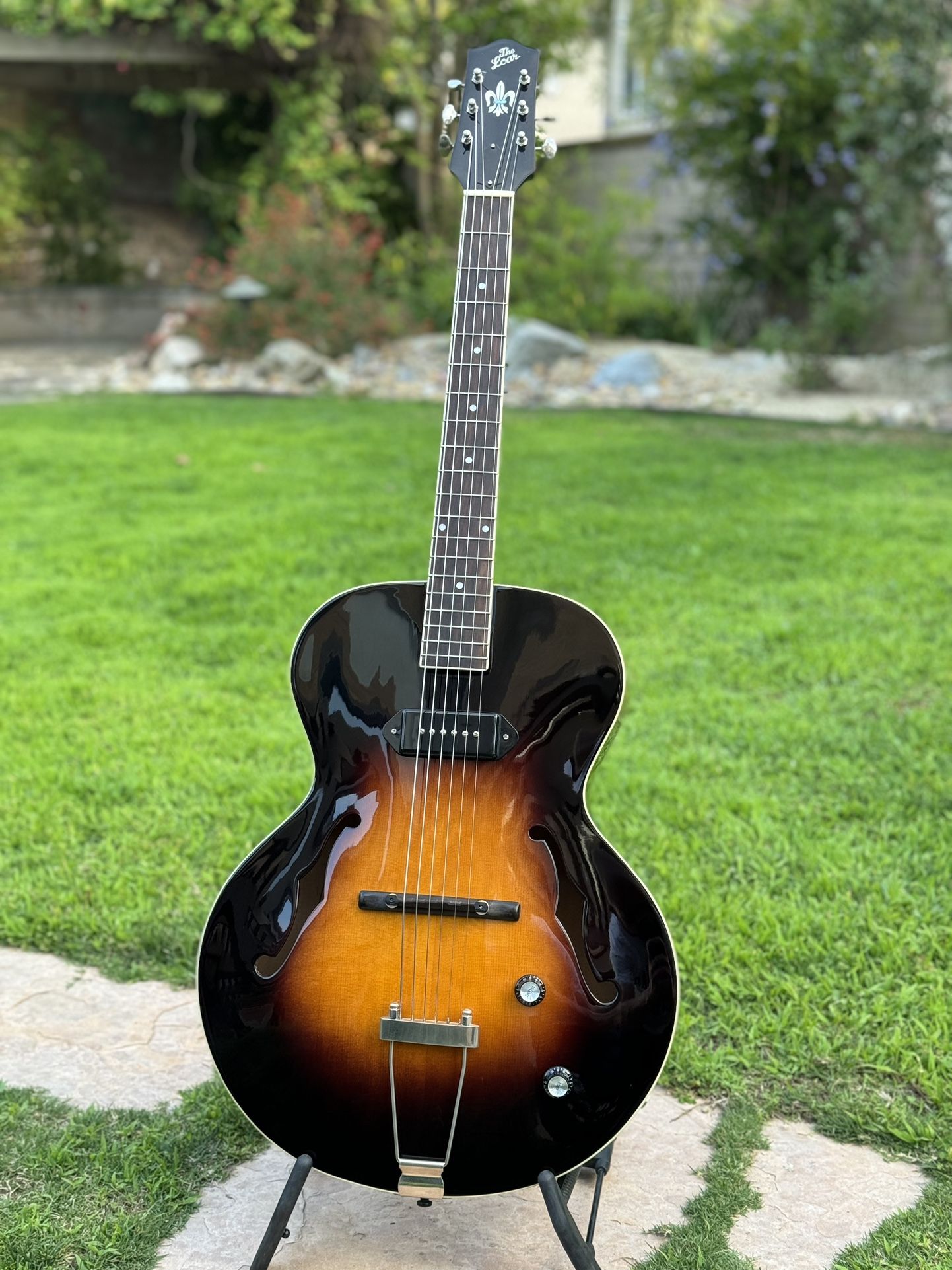 The Loar LH 309 VS Hollow Body Electric Guitar