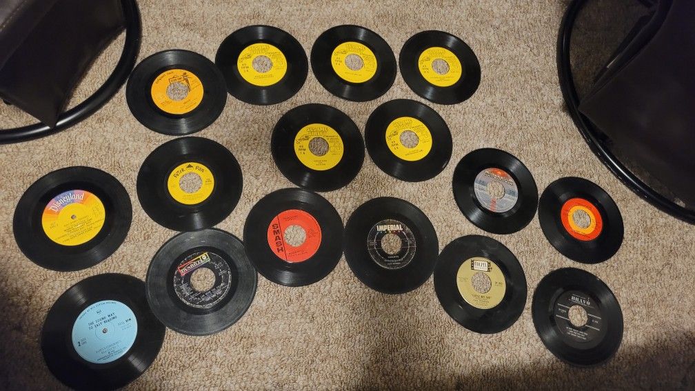 14 Vinyl 45 Records And 2 33 1/3