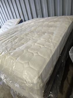 Queen Sizes Mattress