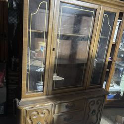 China Cabinet Armoire