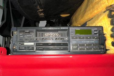 Old School Kenwood KRC636 Pullout Car Stereo Cassette plays perfect in mint condition