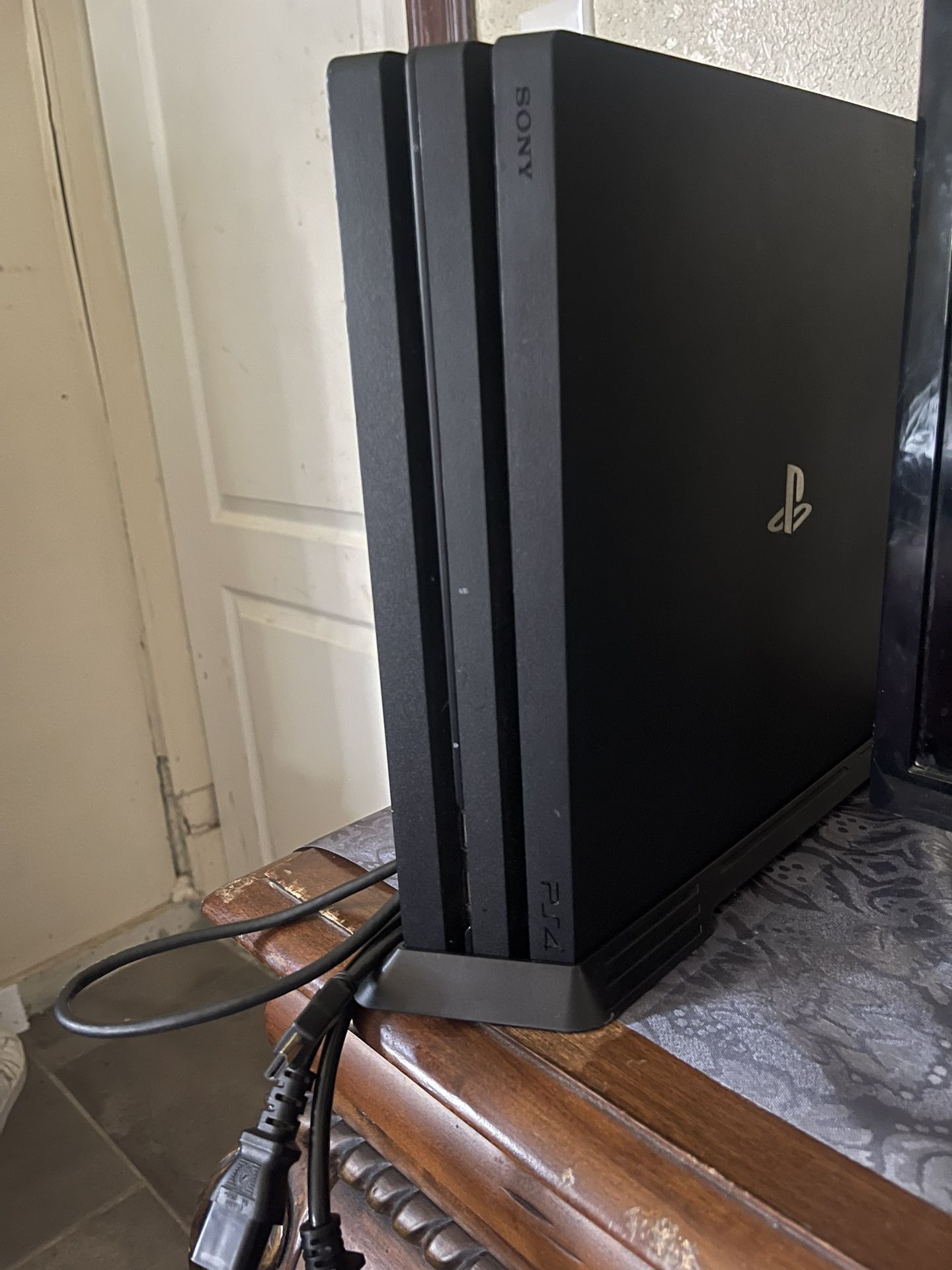 Ps4 Pro With Stand And Wires 