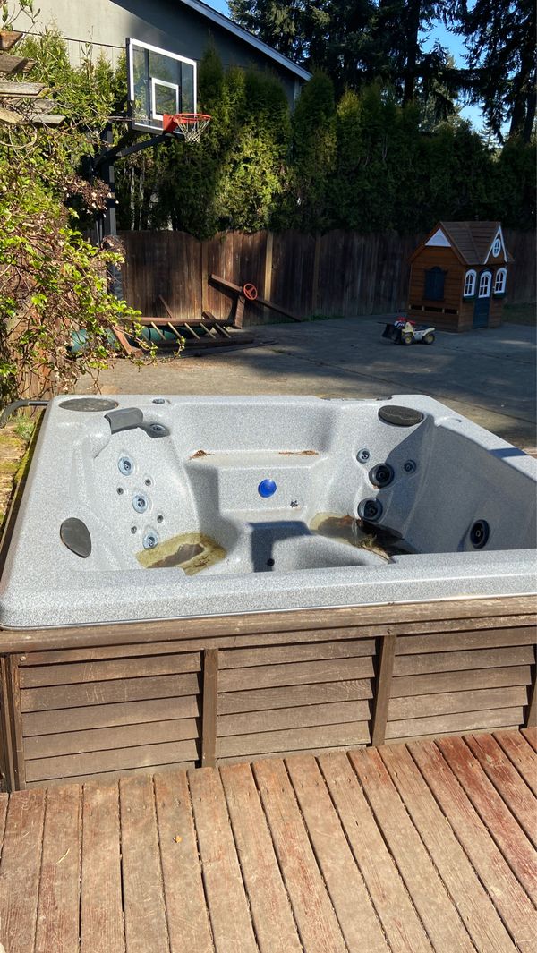 Apollo spas hot tub for Sale in Puyallup, WA OfferUp