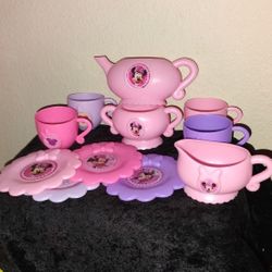 Minnie Mouse 17-piece tea set designed for pretend play $5.00