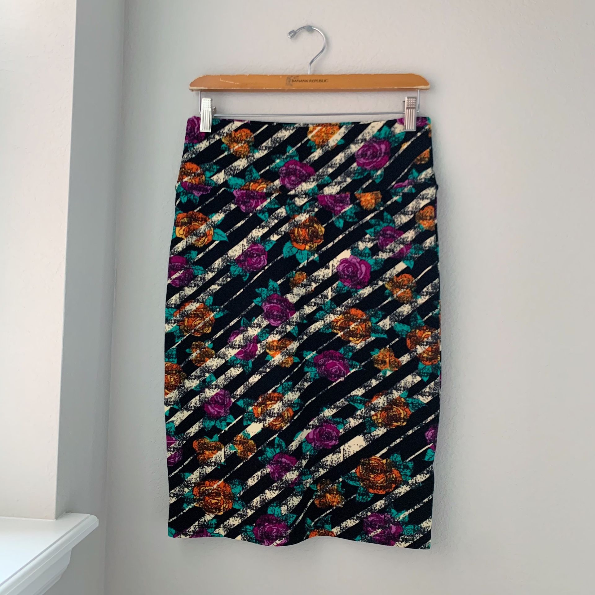 NWOT LuLaRoe Cassie Skirt