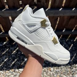 Jordan 4 Metallic Gold (Size 5.5, 6.5)