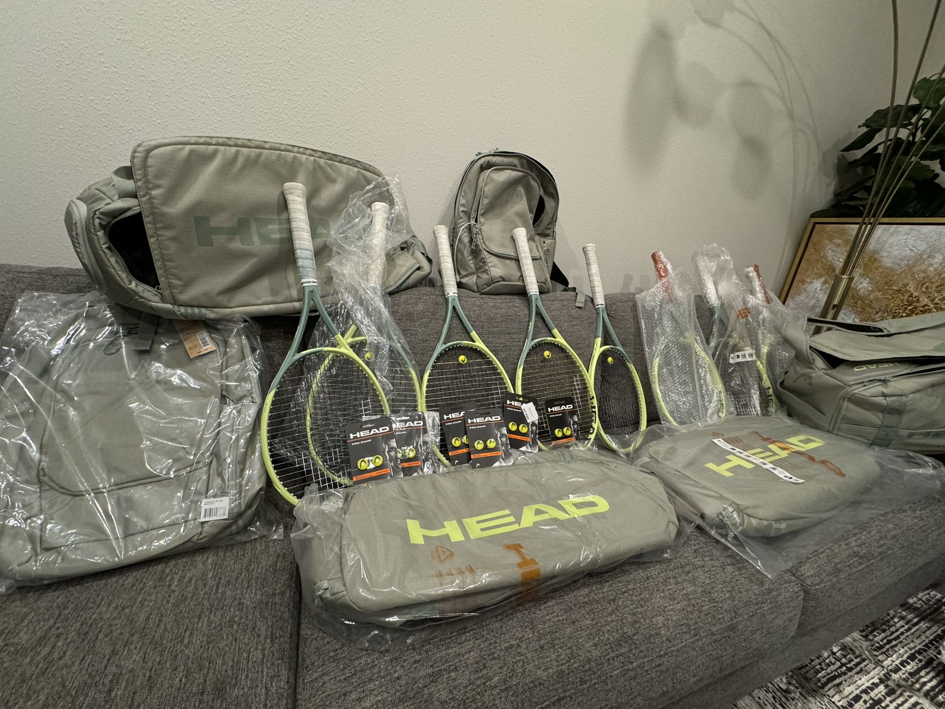 Professional tennis racket designed by HEAD customized for a tennis player. Read the description!!