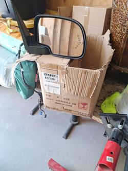 03/06chevy side mirror