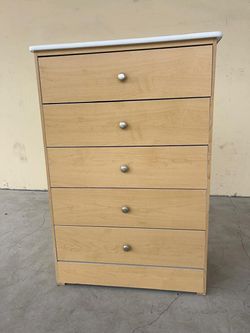 Hermosa cajonera De 5