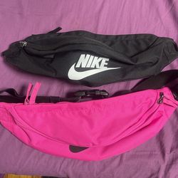 2 NIKE Fanny Packs 