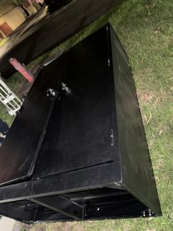 2 FREE Storage Cabinets