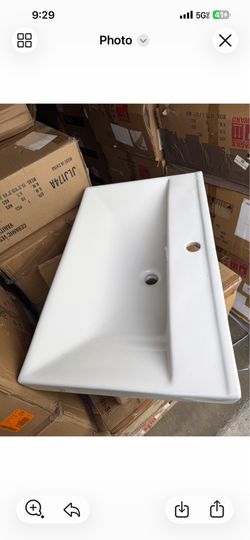 30 x 18 vanity top no base $50 057-1