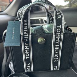 Tommy Hilfiger McKenna II Crossbody