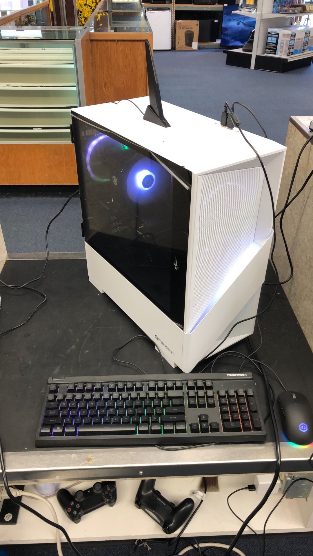 CyberPowerPC Gaming PC Windows 11 Home - 16 GB RAM - 1 TB SSD - AMD Ryzen 7 8700F 8-Core Processor @ 4.1 GHz - AMD Radeon RX 7600 8 GB Graphics Card