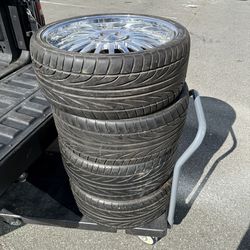 4 pcs 22” Tires with Rims 265/30ZR22