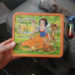 Disney Snow White And The Seven Dwarfs