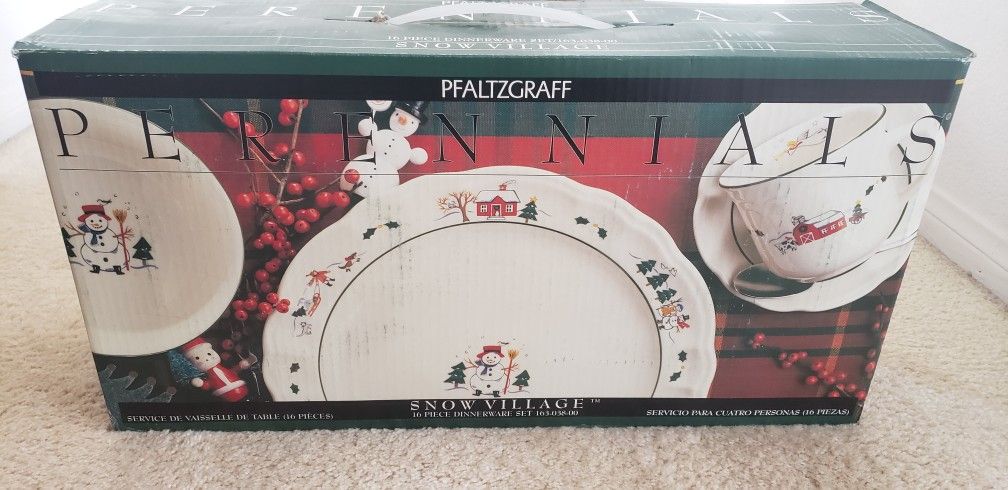Pfaltzgraff Perennials Snow Village 16-piece Dinnerware Set