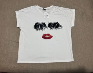 White Graphic T-Shirt with Lashes and Lips