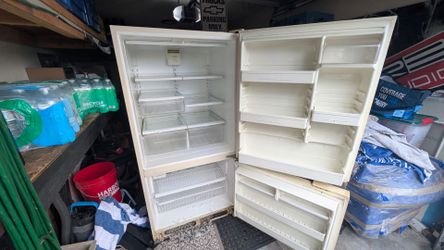 Refrigerator/freezer negotiable