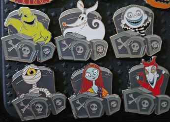 Disneyland pin