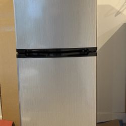 Barely Used Mini Fridge With Freezer