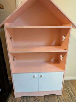 Kids House-Shaped Bookcase with Cabinet