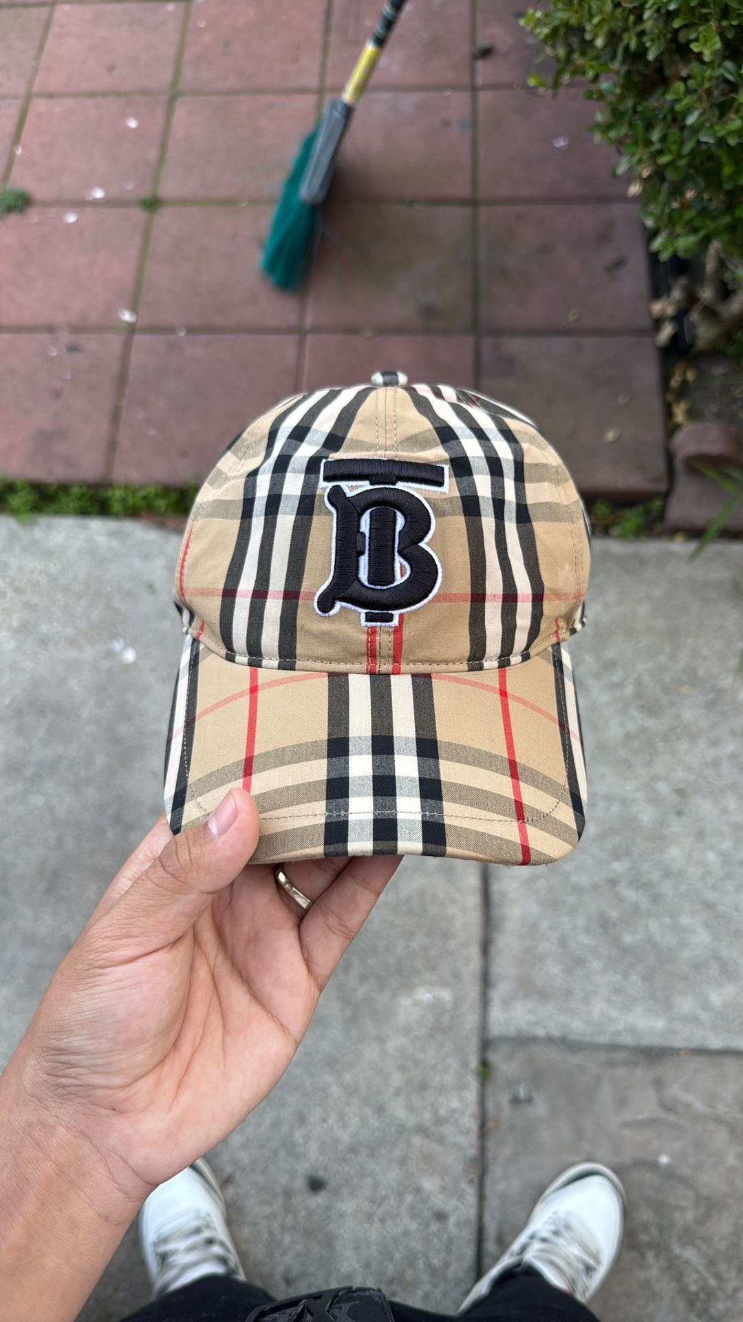 Burberry TB Logo Check Cap 