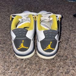 Jordan 4s Vivid Sulfur 