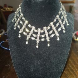 BEAUTIFUL AUSTRIAN CRYSTAL CHOKER