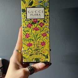 Gucci Flora Perfume 