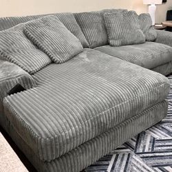 By Ashley/ Gray Sofa Chaise Sectional, Seccional, Couch 