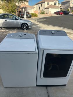 Kenmore washer and Samsung gas dryer set