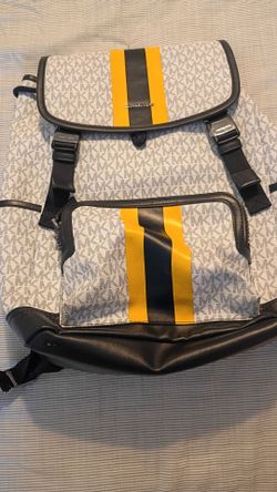 Michael kors backpack 🎒