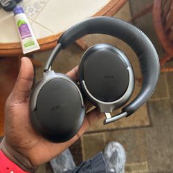 Bose Headphones (Ultra)