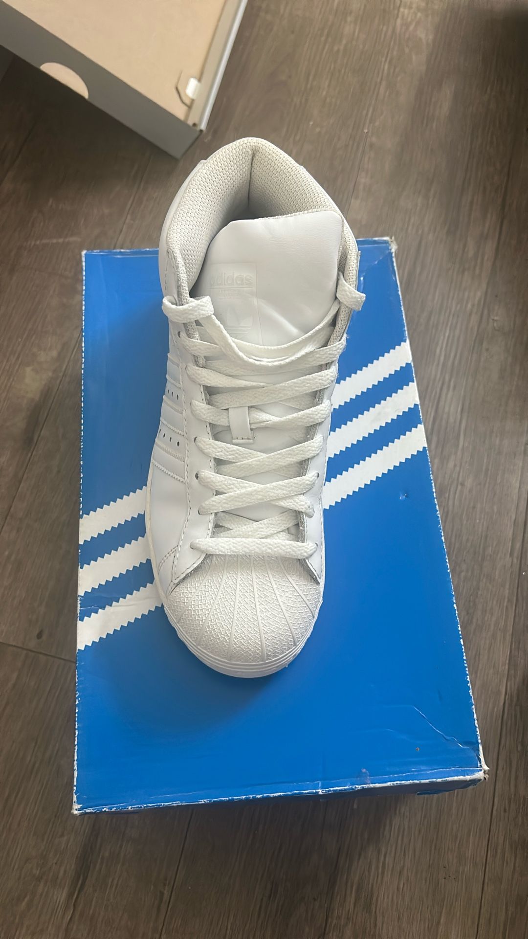 Size 5 White Adidas Kids