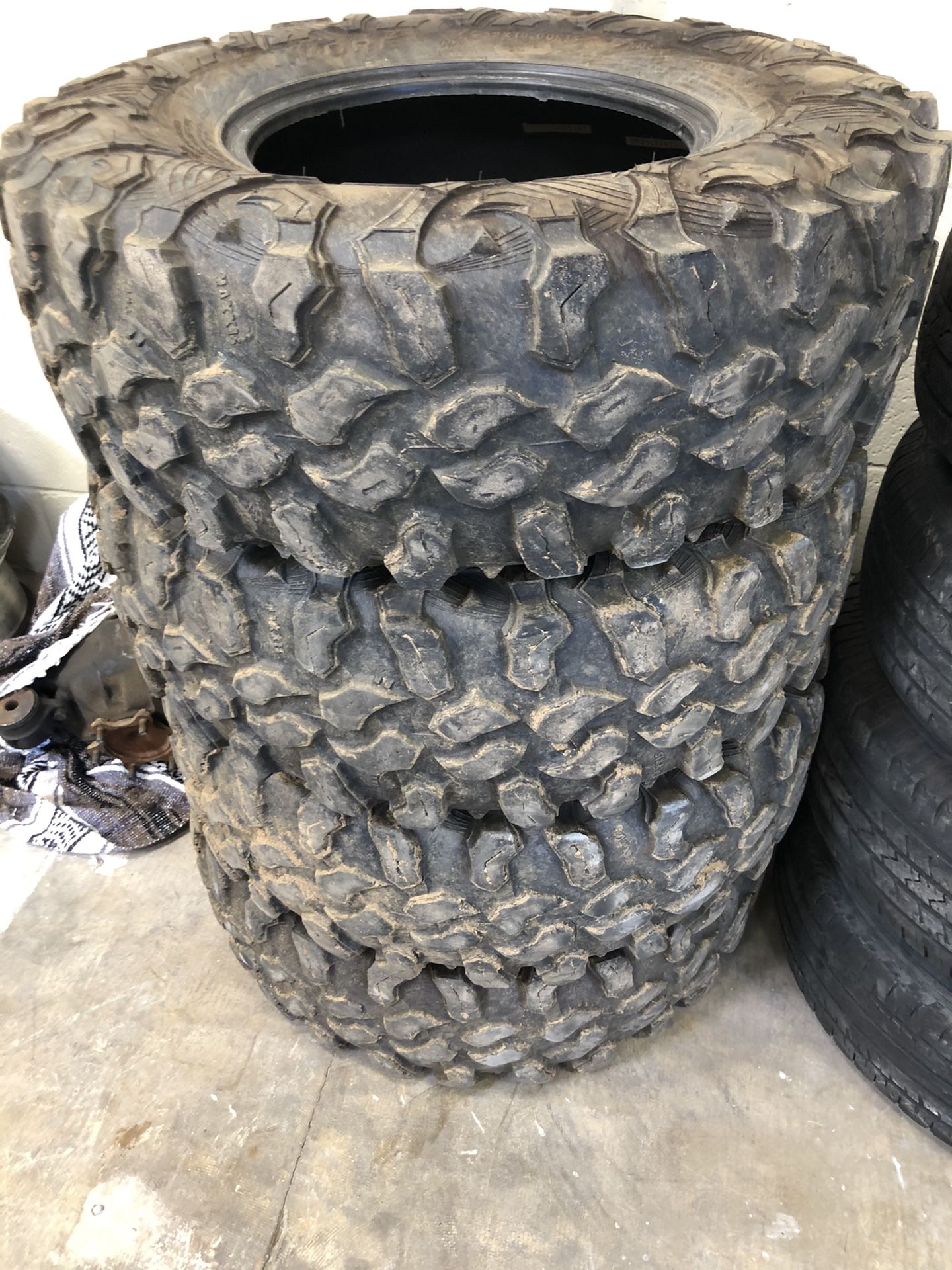 Maxxis carnivore 32 10 15 tires side by side RZR canam